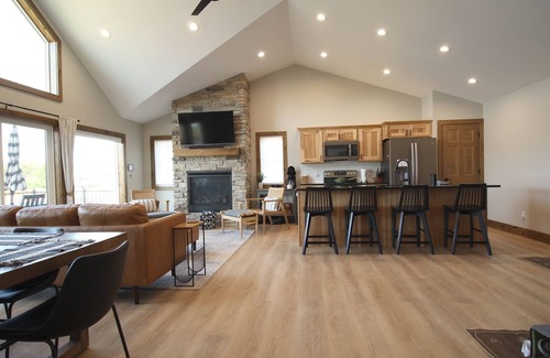 New Lisbon House | Kokomo Cabin: Cozy Fires, Family Fun & Lake Views