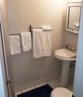 Downtown Gatineau Bed & Breakfast | Kokomo INN Bed and Breakfast Ottawa-Gatineau's Only Tropical Riverfront B&B on the National Capital Cycling Pathway Route Verte #1 - for Adults Only - Chambre d'hôtes tropical aux berges des Outaouais BnB #17542O