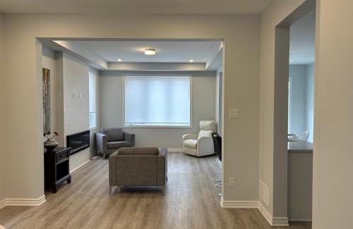 Ottawa Division House | Kolopizo Lounge - Standard Room
