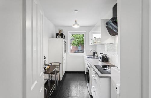 Geesthacht Apartment | Komfort Apartment Küche Balkon 3 Zi