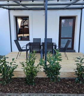 Rewal Resort | Kompleks Wypoczynkowy Pomerania z podgrzewanym basenem 30 metrów do morza