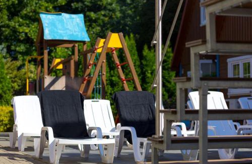 Rewal Resort | Kompleks Wypoczynkowy Pomerania z podgrzewanym basenem 30 metrów do morza