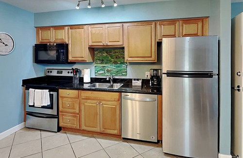 Rockport Condo | Kontiki Beach Resort #221 | Bay Views + Access to Pool!