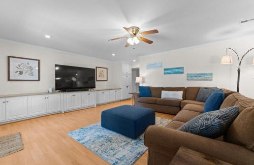 Lake Norman of Catawba House | Kool Breeze by AvantStay Boat Ramp Hot Tub