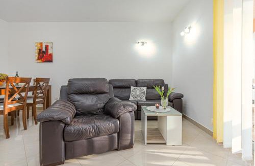 Susnjici Apartment | Koraca B4