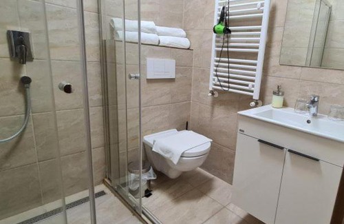 Hatvan Bed & Breakfast | Korona Panzió