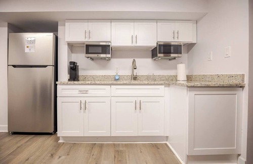 Baltimore Apartment | Kosher 2 Bedroom 1 Bath Apartment, In the Eruv, w/Kitchenette, Private Entry