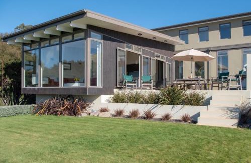 Akaroa House | Kotare Point Paradise - Akaroa Holiday Home