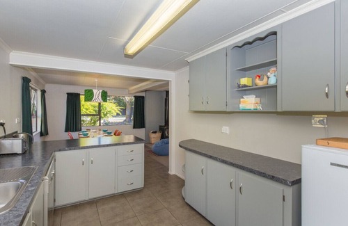 Wanaka Cottage | Kowhai Cottage - Wanaka Holiday Home