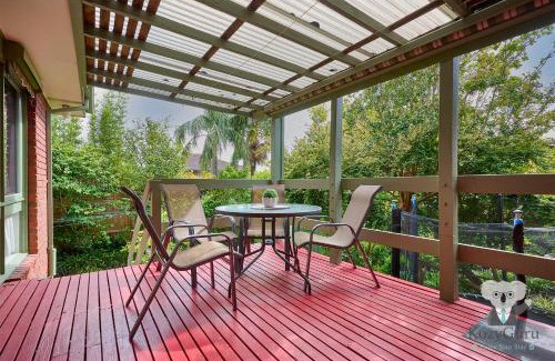 Glen Waverley Apartment | KozyGuru Glen Waverley Family Home & Backyard