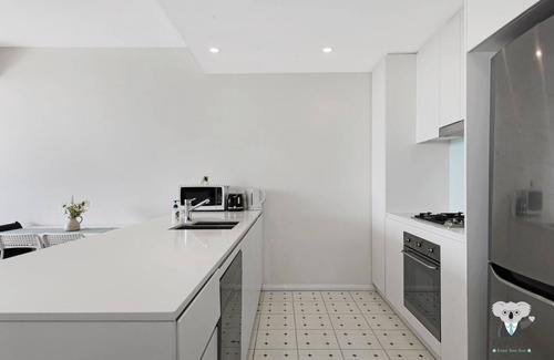 Rhodes House | KozyGuru | Rhodes | Prime Location | Free Parking