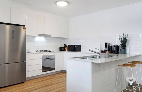 Rockdale Apartment | KozyGuru | Rockdale | Cozy Apt near Train Station