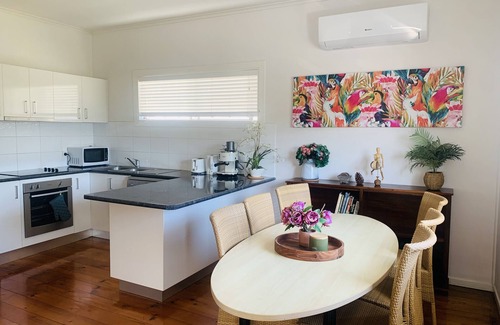 Margate House | Kozzie on Suttons - 300m to beach
