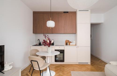 Muranow Apartment | Krasiński Garden Superior Apartment