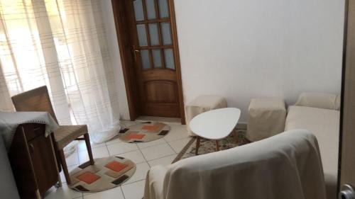 Lezhe Apartment | Kris's Studio