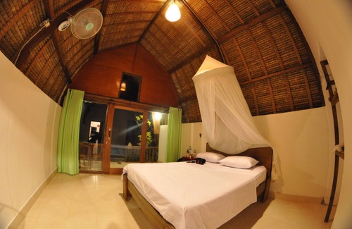 Sekotong Barat House | Krisna Bungalows & Restaurant