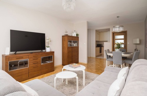 Mirow Apartment | Krochmalna Spacious Apartment