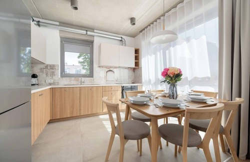 Srodmiescie Apartment | Księcia Witolda 60 | Wroclaw | Elegant Apartment | Parking | Air Conditioning |