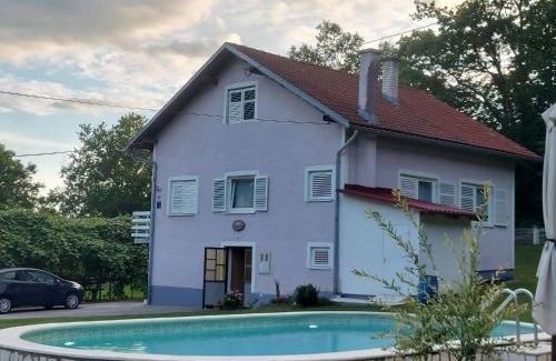 Karlovac House | Kuća za odmor Mažuran