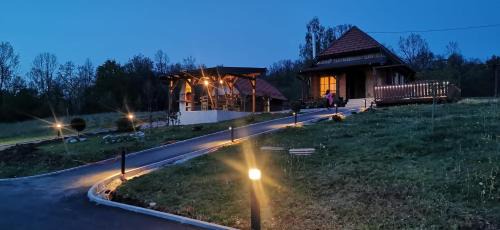 Rakovica House | Kuća za odmor Markoci