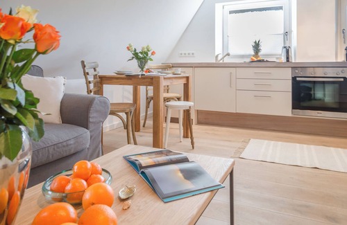 Tinnum Apartment | Kükeltje - your favorite little retreat under thatch in Tinnum.