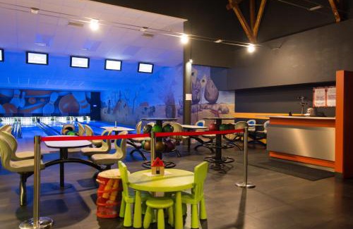 Myszkow Hotel | Kukubara Bowling Center