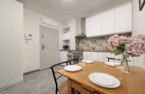 Krzyki Apartment | Kukuczki 7 Stylowy Apartament we Wroclawiu by Noclegi Renters
