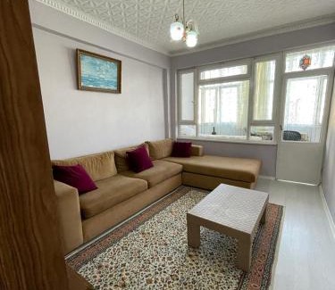 Buyukcekmece Apartment | Kumburgaz Sahilde, Sitede, Konforlu, Manzaralı ve Klimalı Daire