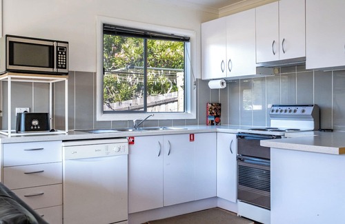 Coles Bay House | Kunzea - Freycinet Holiday Houses