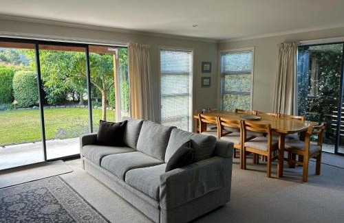 Kurow House | Kurow Garden Retreat