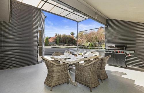 Hilltop House | Kurupae House - Taupo Central