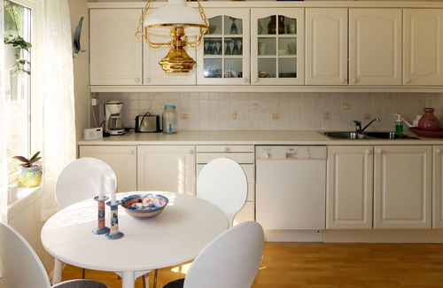 Askvoll House | Kvamsvika by Interhome
