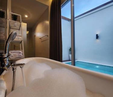 Phasi Charoen Hotel | KVILLA