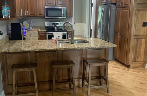 Stone Lakes House | KY Derby 6,500 sq. ft. home with heated salt H2O pool