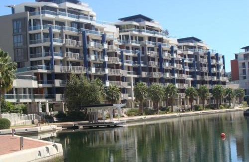 Victoria and Alfred Waterfront Apartment | Kylemore 405 B