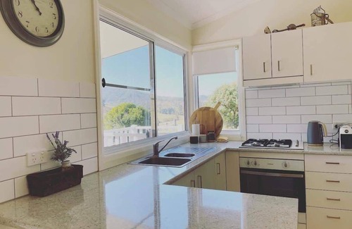 Homeleigh Hostel | Kyogle Farmstay - Charming Country Cottage