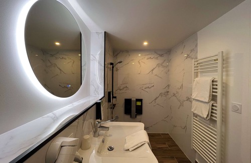 Fontaine-Notre-Dame Hotel | Kyriad Cambrai