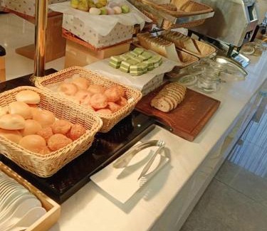 Longhua District Hotel | Kyriad Hotel Shenzhen Guanlan Huawei