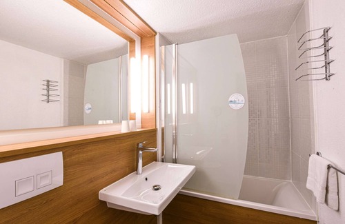 Villeneuve-Saint-Georges Hotel | Kyriad VILLENEUVE SAINT GEORGES