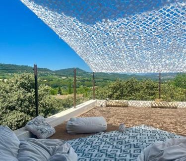 Blauvac Villa | Là où le Ciel est né Beau mas pierres et contemporain sur grande propriété vue Mont Ventoux dentelles de Montmirail