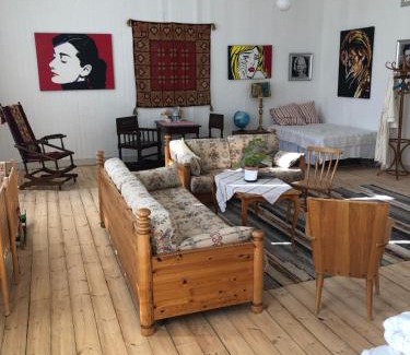Alfta Bed & Breakfast | Långhedgården Bed & Breakfast