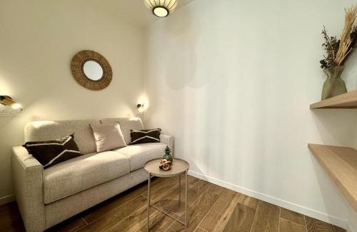 Voltaire - Saint Amour Apartment | L'Écrin de Duguesclin Comfort & Charm in Lyon 3rd arrondissement