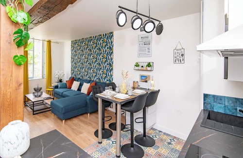 Sedan Apartment | L'élégant des Remparts, Avec vue sur Château-fort