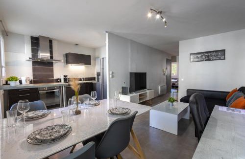 Castres Apartment | L'Évêché - T3 Spacieux & Traversant en Hypercentre