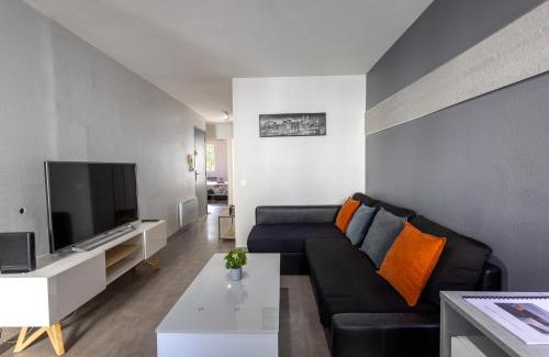 Castres Apartment | L'Évêché - T3 Spacieux & Traversant en Hypercentre