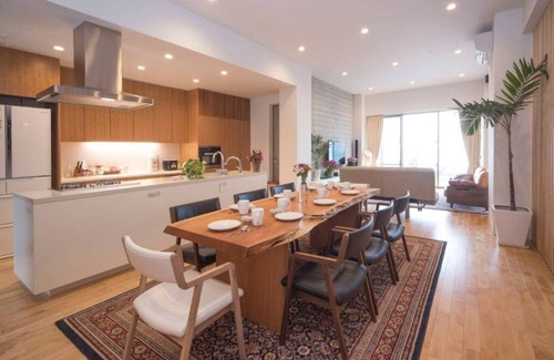 Nakadomari House | L 500㎡ Seaveiw 10M POOL 4 suites, 5 full bath 1F&2F