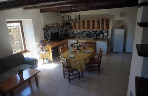 Saint-Andre-de-Valborgne House | L'abri cévenol