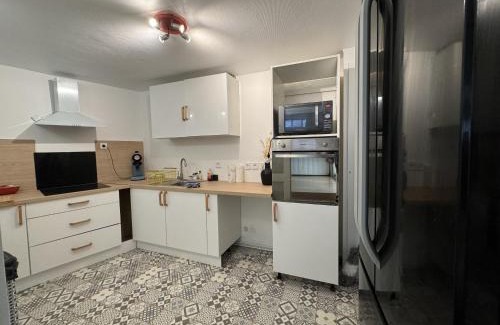 Ecommoy Apartment | L'Agréable - Suite - Circuit - Rêve au Mans