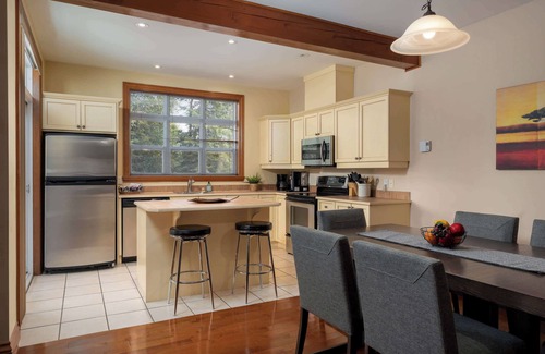 Mont-Tremblant Ski Chalet | L'Aiglon - Nature, Golf, and Relaxation in Mont-Tremblant