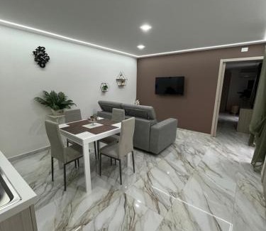 Quartieri Spagnoli Apartment | L'Angolo Verde